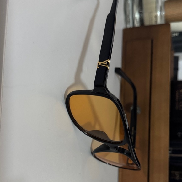 Louis Vuitton Black Frame Sunglasses with Orange Lenses - Picture 3 of 3